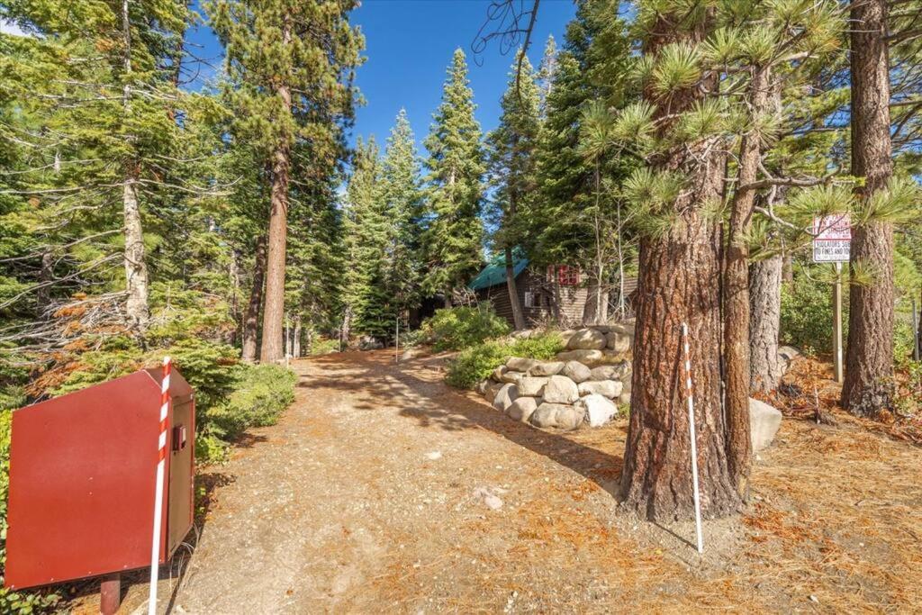 Coziest Cabin In Tahoe W Stone Fireplace Comfy Beds Close To Slopes & Lake Carnelian Bay Exterior photo