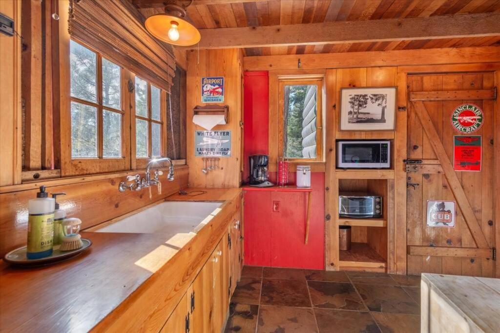 Coziest Cabin In Tahoe W Stone Fireplace Comfy Beds Close To Slopes & Lake Carnelian Bay Exterior photo
